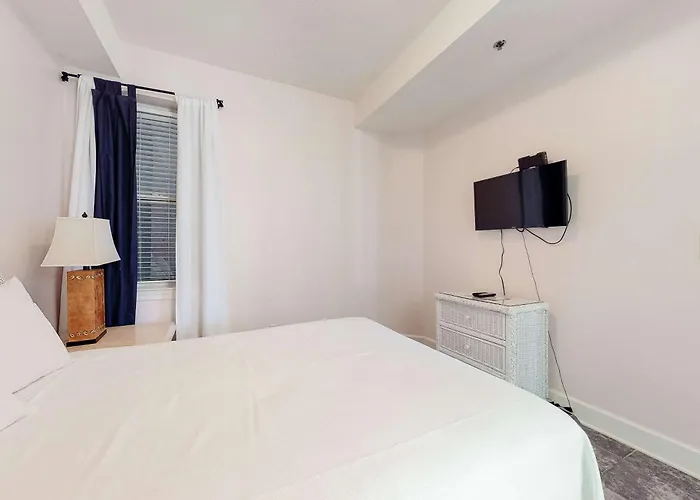 Gulf-front 12th-floor W Great View Balcony Ac & Shared Pools Hot Tubs *